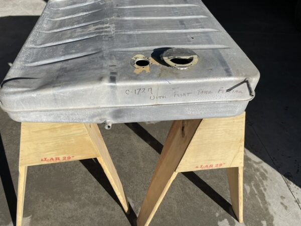 Cessna 172M LEFT Fuel Tank. Used - part number 0526007-203 (view 9)