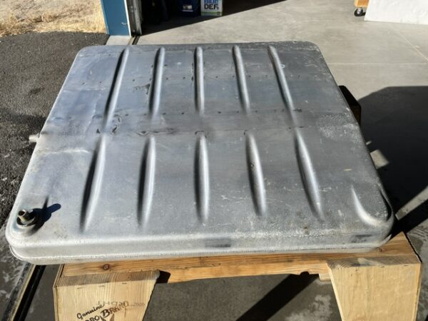 Cessna 172M LEFT Fuel Tank. Used - part number 0526007-203 (view 15)